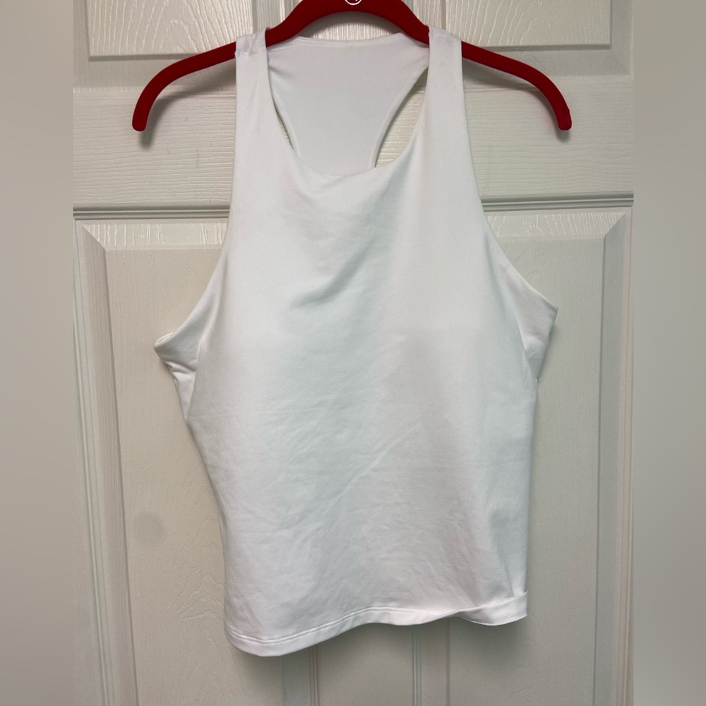 BNWT cropped movement longline tank/bra